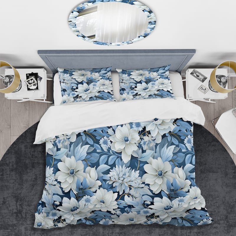 Designart "Blue And White Blooming Floral Pattern III" White Cottage